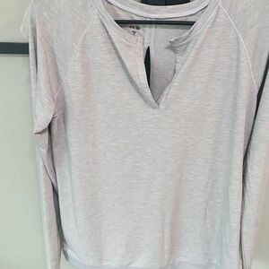 Under Armour Women's Gray Long Sleeve Top